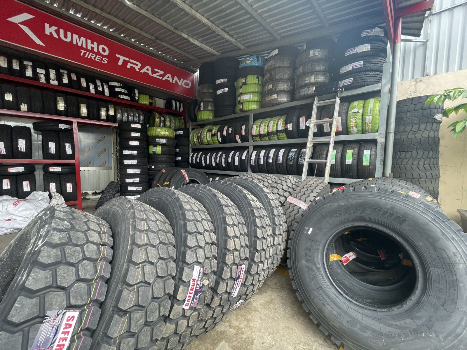 Nguyên Tắc Quan Trọng Khi Bảo Quản Lốp Xe Ô Tô Tại Kho